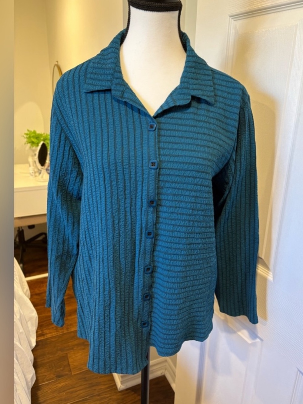 🌷Habitat Teal Crinkle Travel Shirt Size M Wrinkle Resistant Button Front 3/$30
